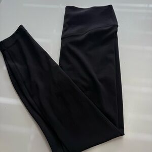 Lululemon Wunder Under Smooth Cover High rise tight 28” size 8 black leggings